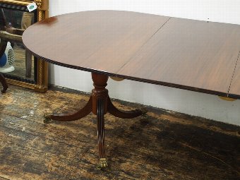 Antique Georgian Style Pedestal Dining Table with One Leaf