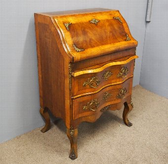 French Walnut and Kingwood Neat Bureau