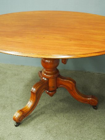 Antique Victorian Oval Mahogany Breakfast Table