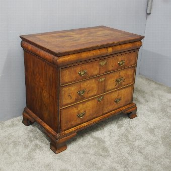 18th Century Walnut Chest of Drawers