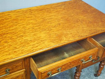 Antique Victorian Tiger Maple Side Table