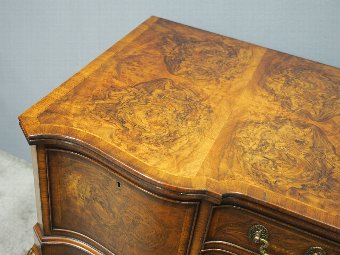 Antique Georgian Style Burr Walnut Side Table