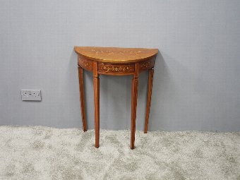 Antique Sheraton Style Bow Front Hall Table