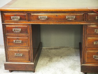 Edwardian Mahogany Pedestal Desk