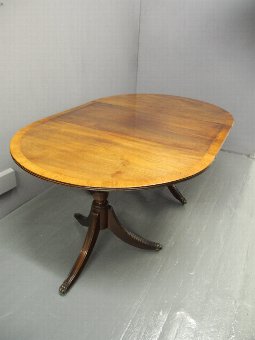 Antique George III Style Pedestal Dining Table with 1 Leaf