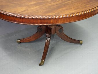 Antique Scottish Oval Breakfast Table