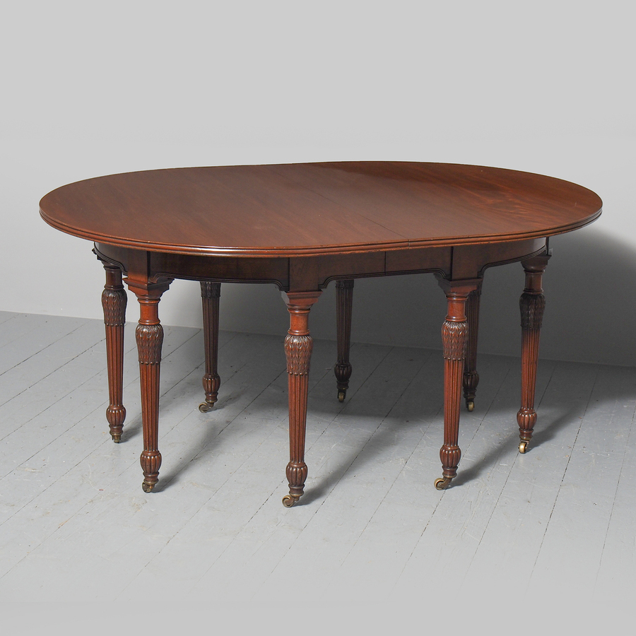 Antique Victorian Mahogany Dining Table with 2 Leaves