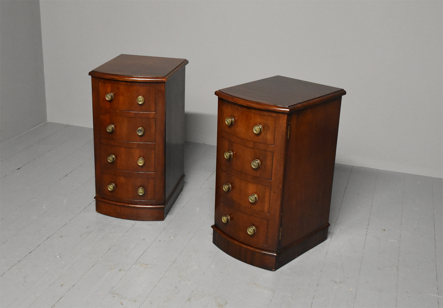Antique Pair of Victorian Mahogany Bow-Front Bedside Cabinets