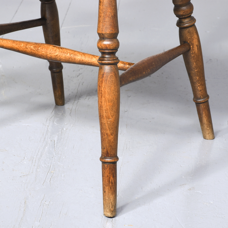 Antique Pair of Late Victorian Elm and Ash Wheel-Back Windsor Chairs