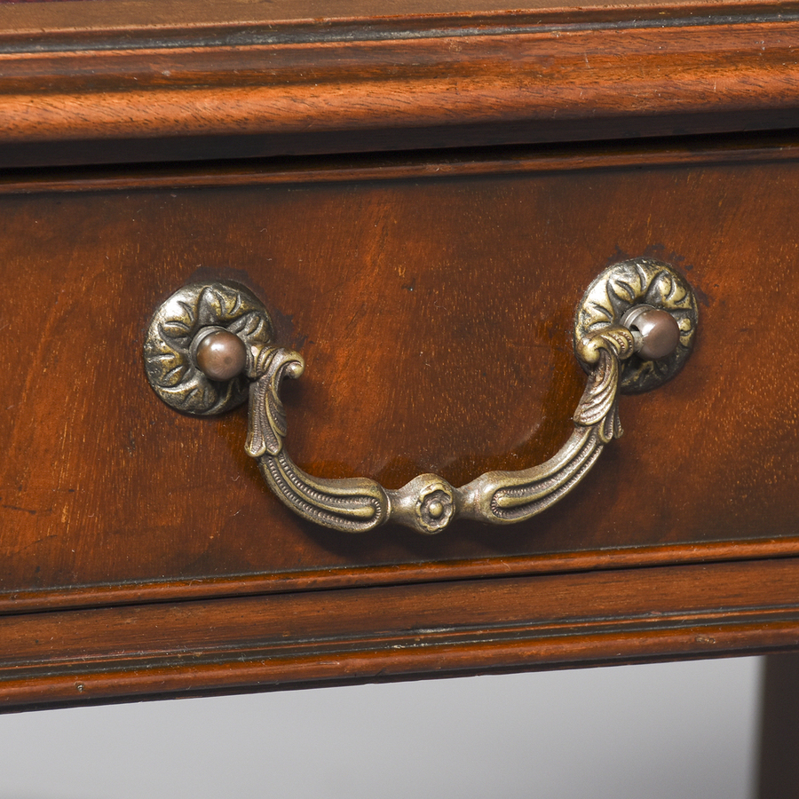 Antique Fine Quality Mahogany Free-Standing Kneehole Desk