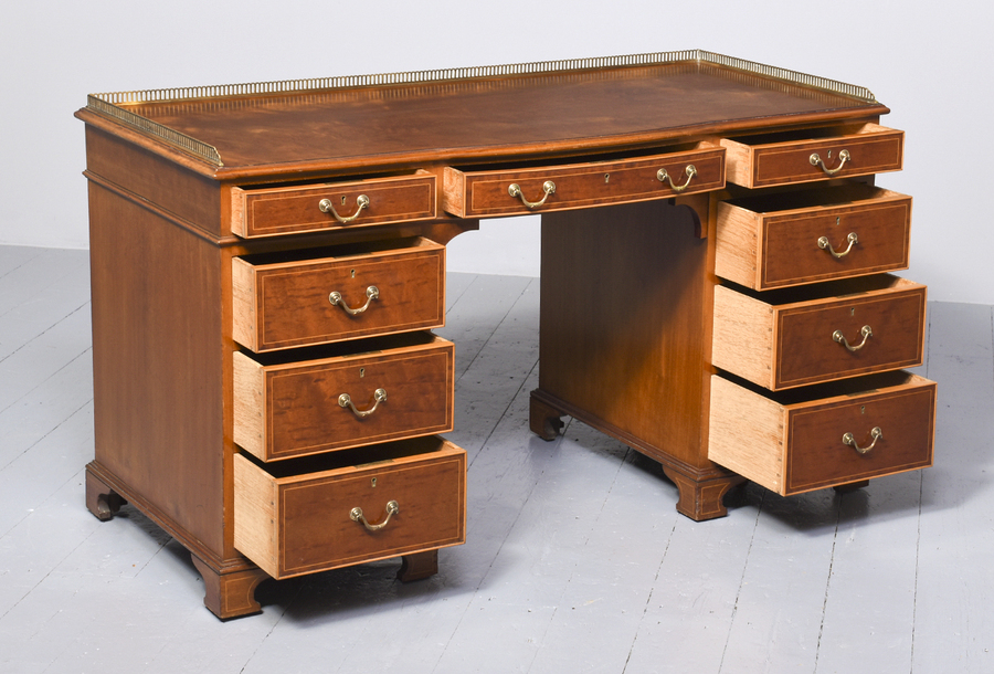 Antique Quality Figured Mahogany Desk by Famous Cabinetmakers Morison & Co. Edinburgh