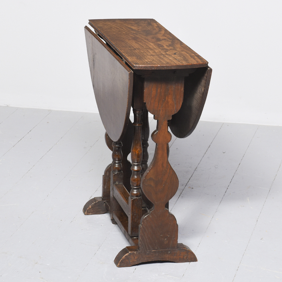 Antique Neat sized Carolean style oak gateleg table