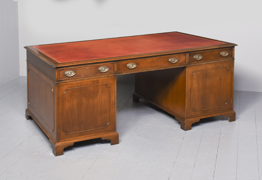 Antique Quality George 3rd Style Mahogany Partner's Desk in Excellent Condition