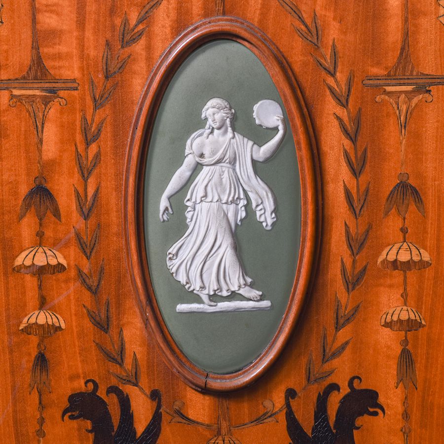 Antique Museum Quality Late Victorian Inlaid Satinwood Three-Piece Bedroom Suite