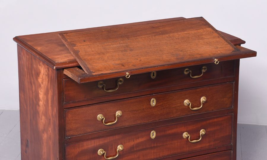 Antique Finest Quality George III Mahogany Neat-Sized Chest of Drawers