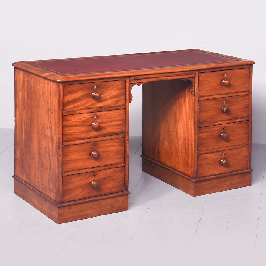 Antique Quality William IV Mahogany Kneehole Desk