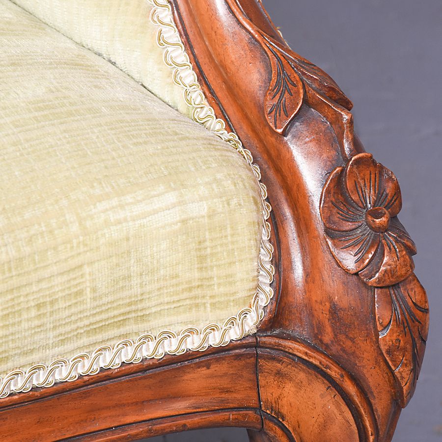 Antique Victorian Walnut Framed Chaise Longue