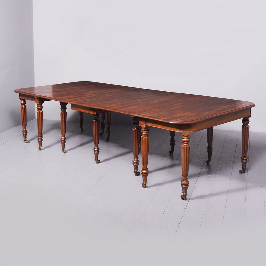 Exhibition Quality Gillows of Lancaster Dining Table