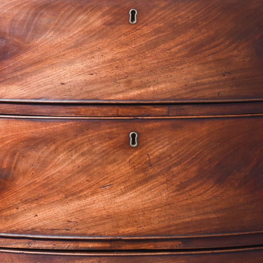 Antique George III Serpentine Fronted Figured Mahogany Chest of Drawers 