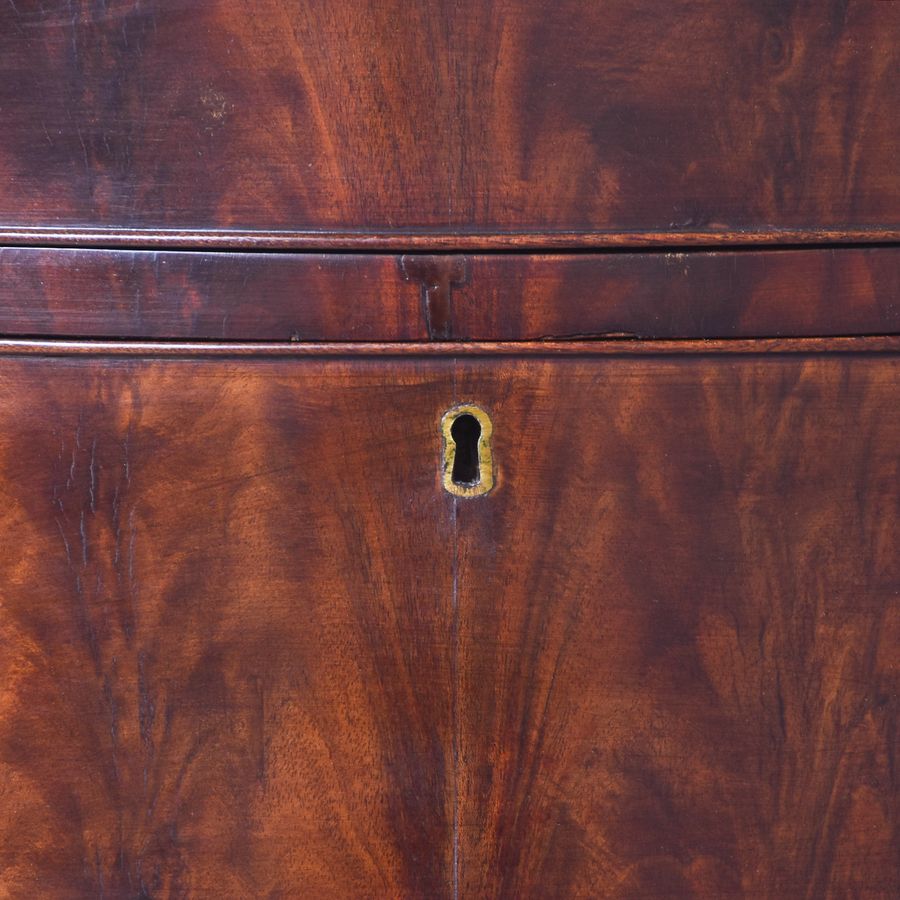 Antique George III Style Neat-Sized, Serpentine-Fronted, Mahogany Chest of Drawers