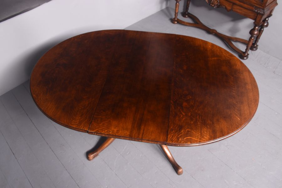 Antique Georgian-Style Extending Oak Oval Dining Table of Desirable Proportions