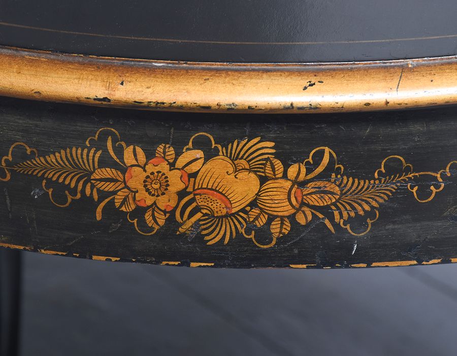 Antique Circular Coffee Table in the Chinoiserie Style