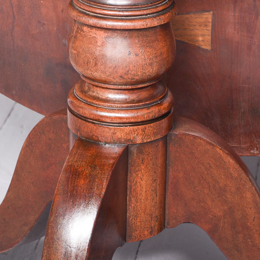 Antique Neat-Sized Georgian Circular Tilt Top Dining Table