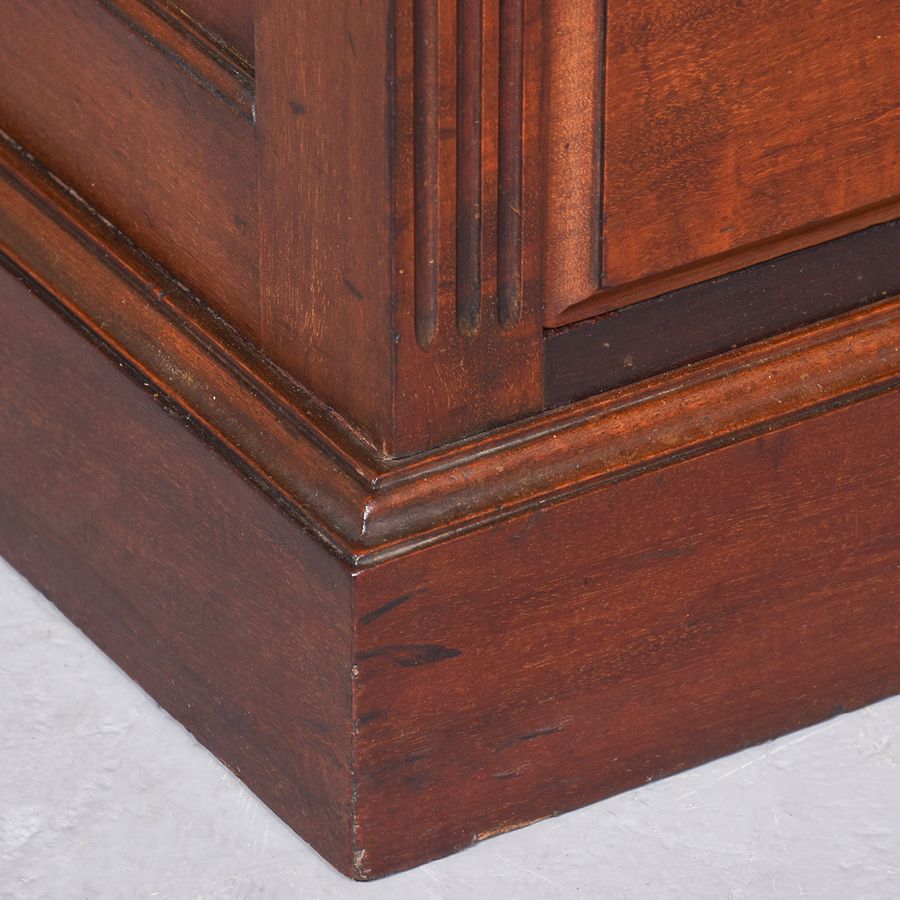 Antique Exceptional Quality Pair of Small Victorian Figured Mahogany Chests of Drawers/Bedside Lockers