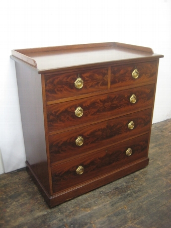 Late Victorian Mahogany Chest of Drawers