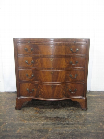 Antique Georgian Style Neat Sized Mahogany Chest of Drawers