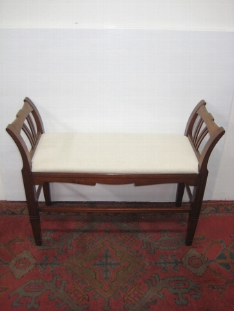 Antique Stylish Mahogany Window Seat