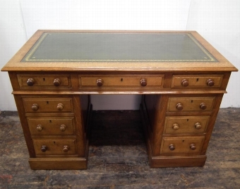 Antique Victorian Oak Kneehole Desk