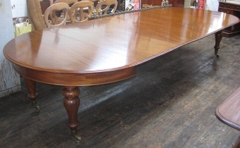 John Taylor of Edinburgh Mahogany Dining Table