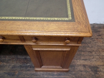 Antique Late Victorian Oak Pedestal Desk