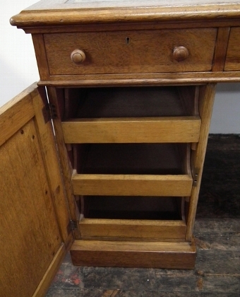 Antique Late Victorian Oak Pedestal Desk
