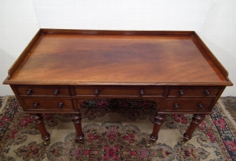 Antique William IV Mahogany Kneehole Desk