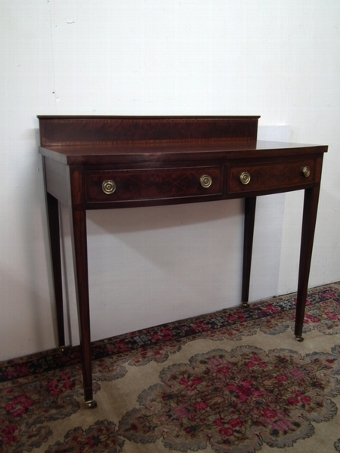 Sheraton Style Bow Fronted Side Table
