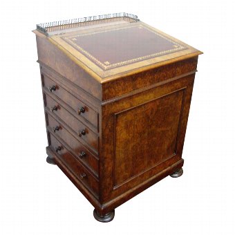 William IV Exhibition Quality Burr Walnut Davenport