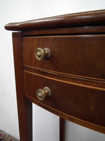 Antique Pair of George III Style Mahogany Bow Fronted Bedside Cabinets