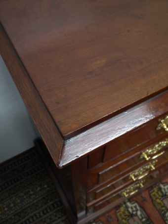 Antique Pair of Victorian Mahogany Bedside Cabinets
