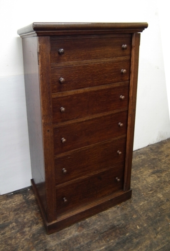 Scottish Oak Wellington Chest