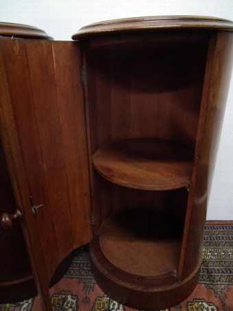Antique Pair of Victorian Mahogany Bedside Cabinets/Pedestals