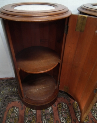 Antique Pair of Victorian Mahogany Bedside Cabinets/Pedestals