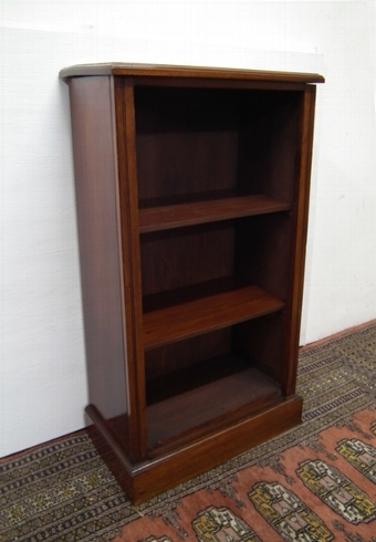Late Victorian Neat Sized Walnut Open Bookcase