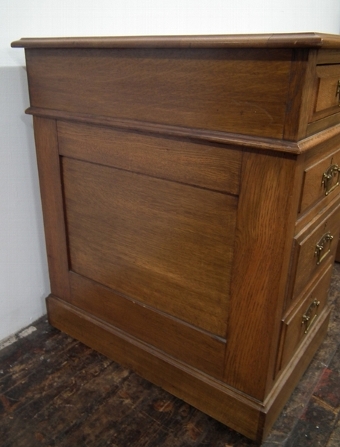 Antique Late Victorian Oak Kneehole Desk