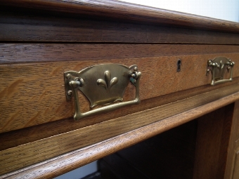 Antique Late Victorian Oak Kneehole Desk