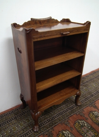 Whytock & Reid Neat Sized Open Cabinet/Bookcase