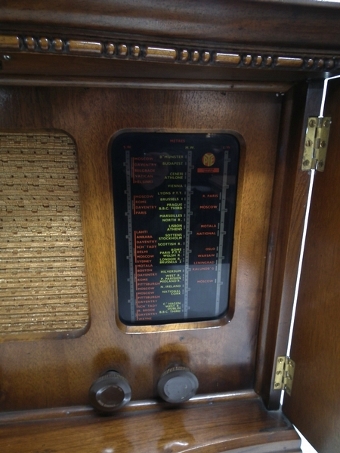 Antique Walnut Cabinet Radio