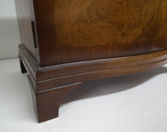 Antique Walnut Cabinet Radio