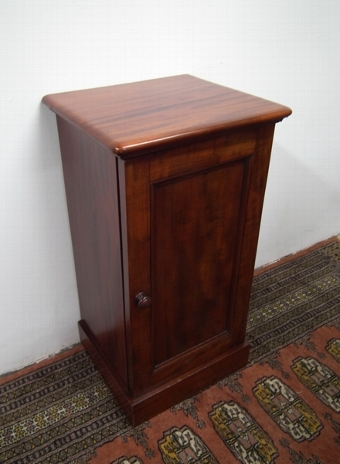 Early Victorian Mahogany Bedside Cabinet